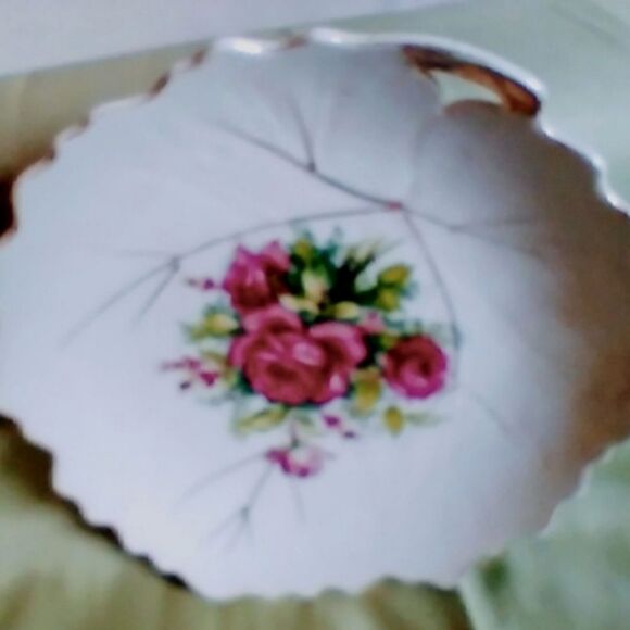 TRINKET DISH RELISH Floral Made In JAPAN GOLD Trim PINK ROSE LEAF Shaped VINTAGE - Picture 2 of 6